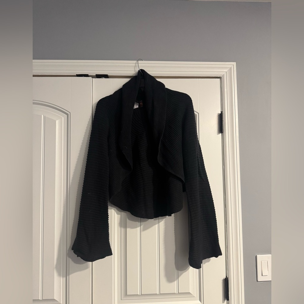 525 America Black Knit Cropped Shawl Size Medium